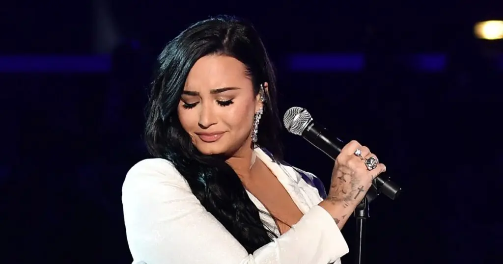 Demi Lovato nuovo singolo Anyone debuttato ai Grammy