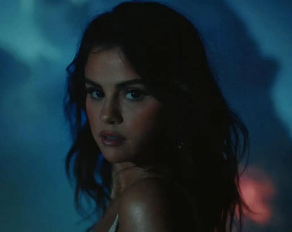 Selena Gomez video Baila Conmigo