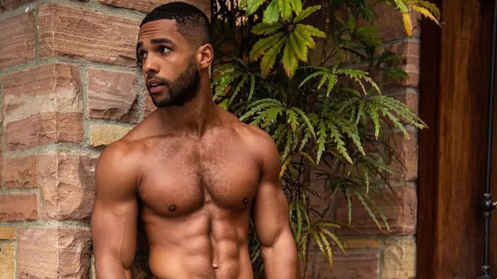 Lucien Leon Laviscount foto