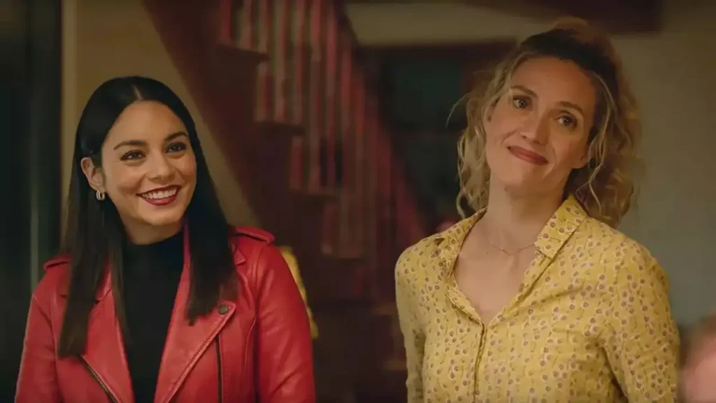 Vanessa Hudgens ed Evelyne Brochu in French Girl